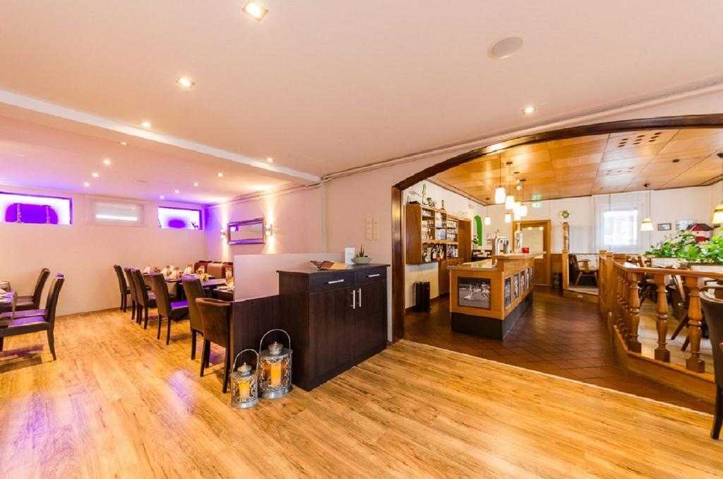 Hotel Restaurant Conni Βόλφσμπουργκ Εξωτερικό φωτογραφία